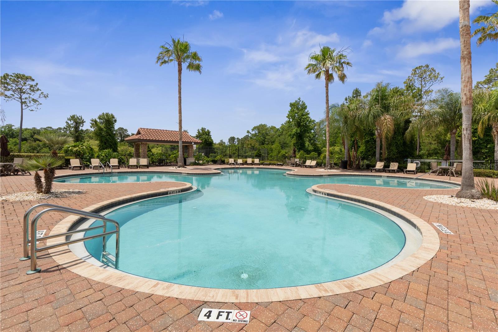 HIDDEN LAKES - Residential