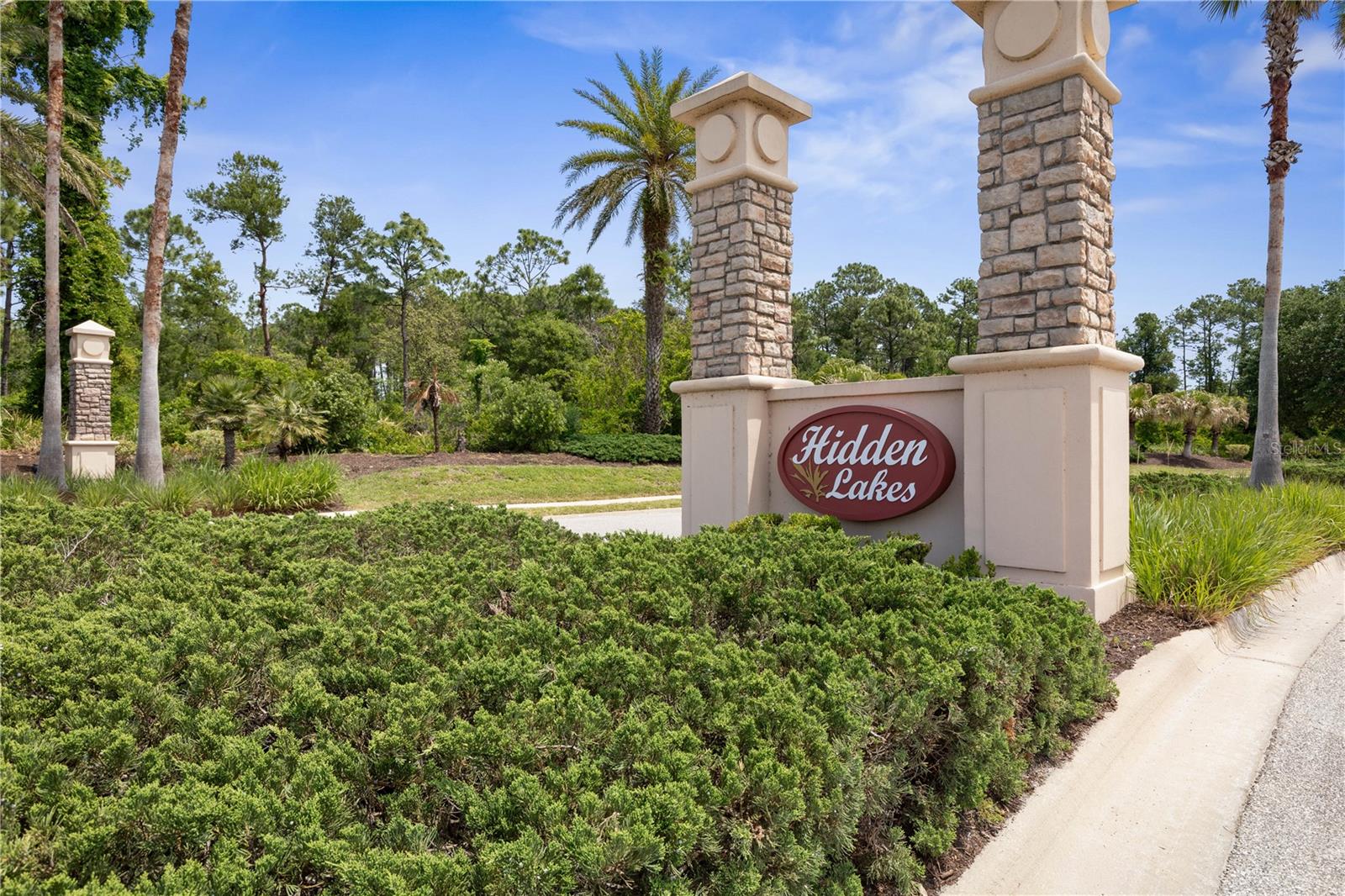 HIDDEN LAKES - Residential