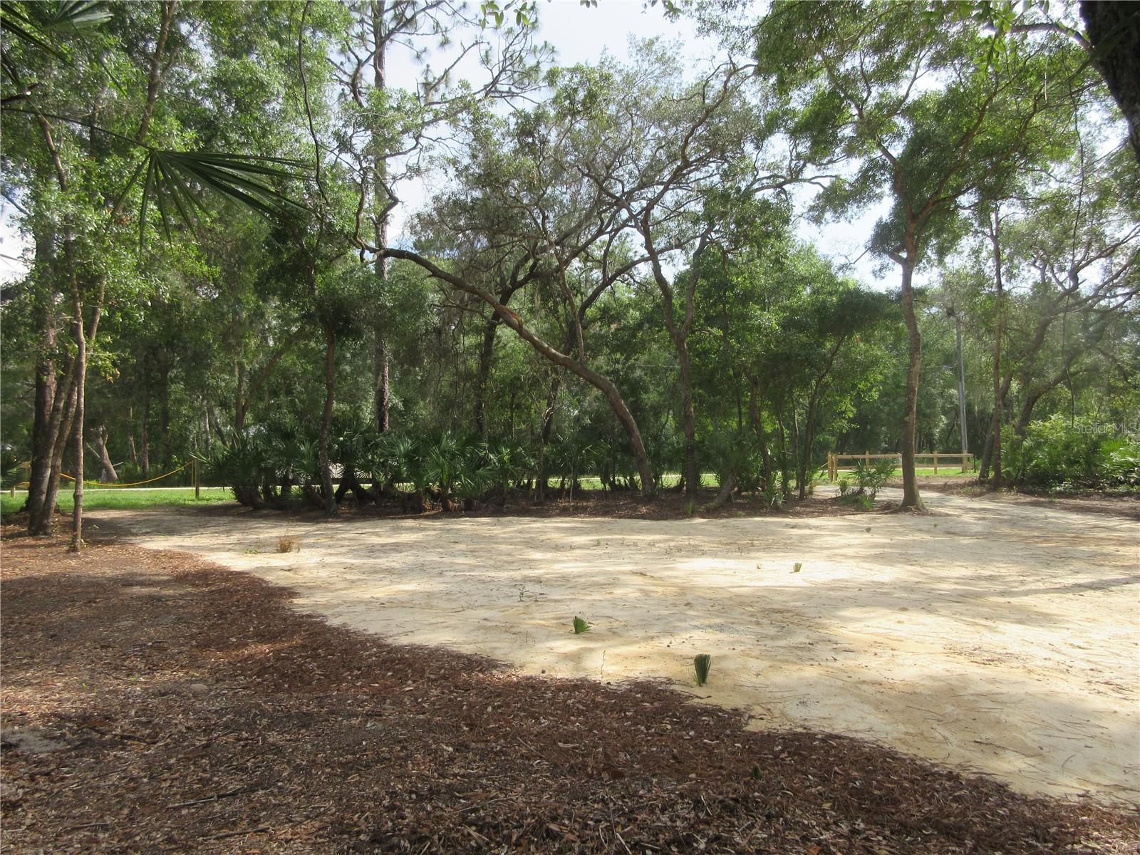LAND-O-LAKES - Land