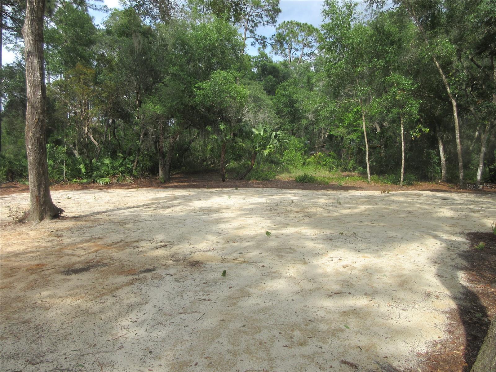 LAND-O-LAKES - Land