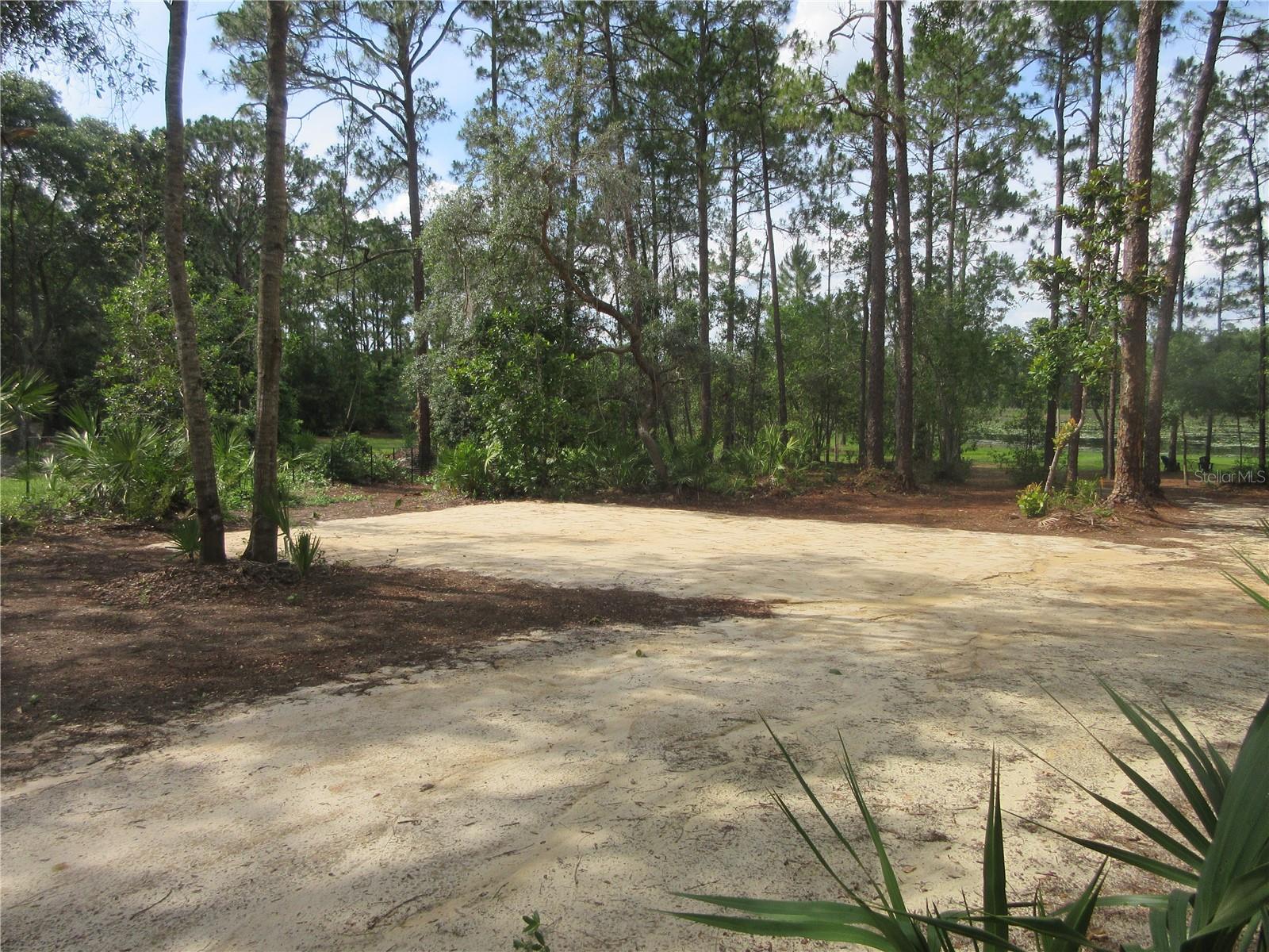 LAND-O-LAKES - Land