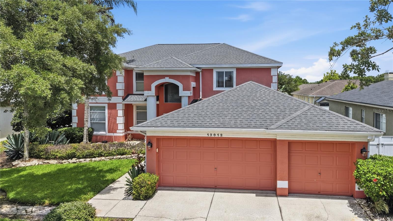 CLUBHOUSE ESTATES AT SUMMERFIE - Residential