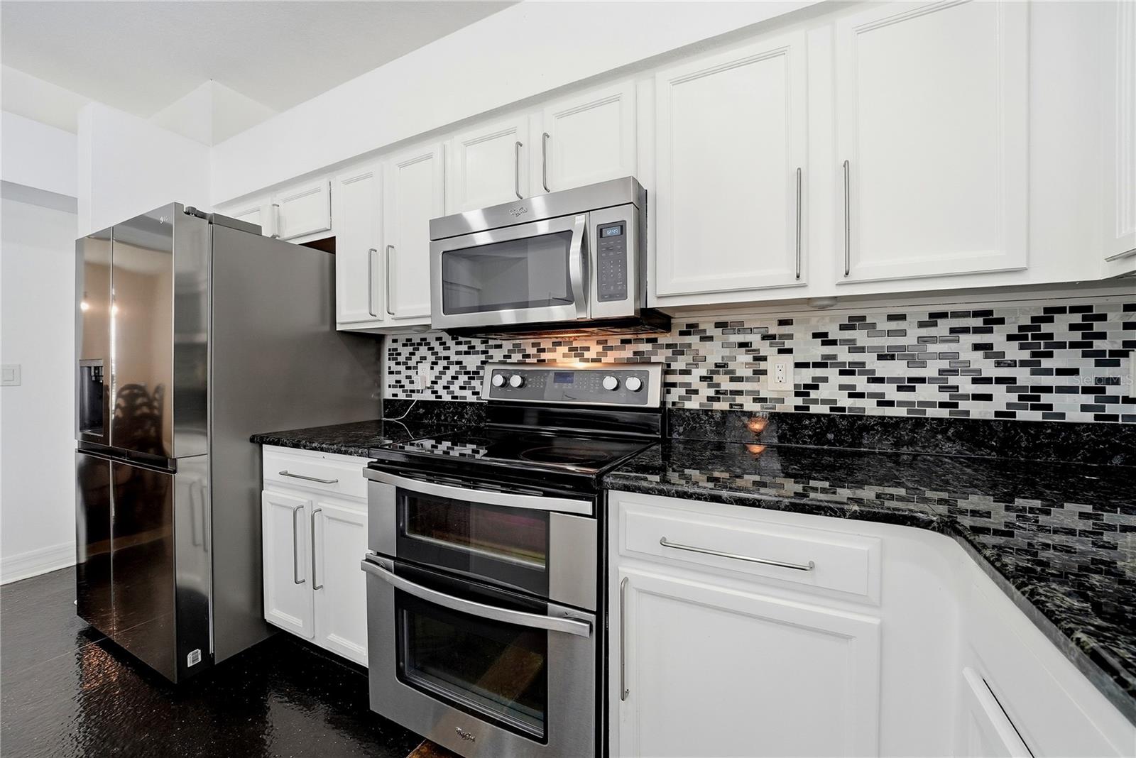 CLUBHOUSE ESTATES AT SUMMERFIE - Residential