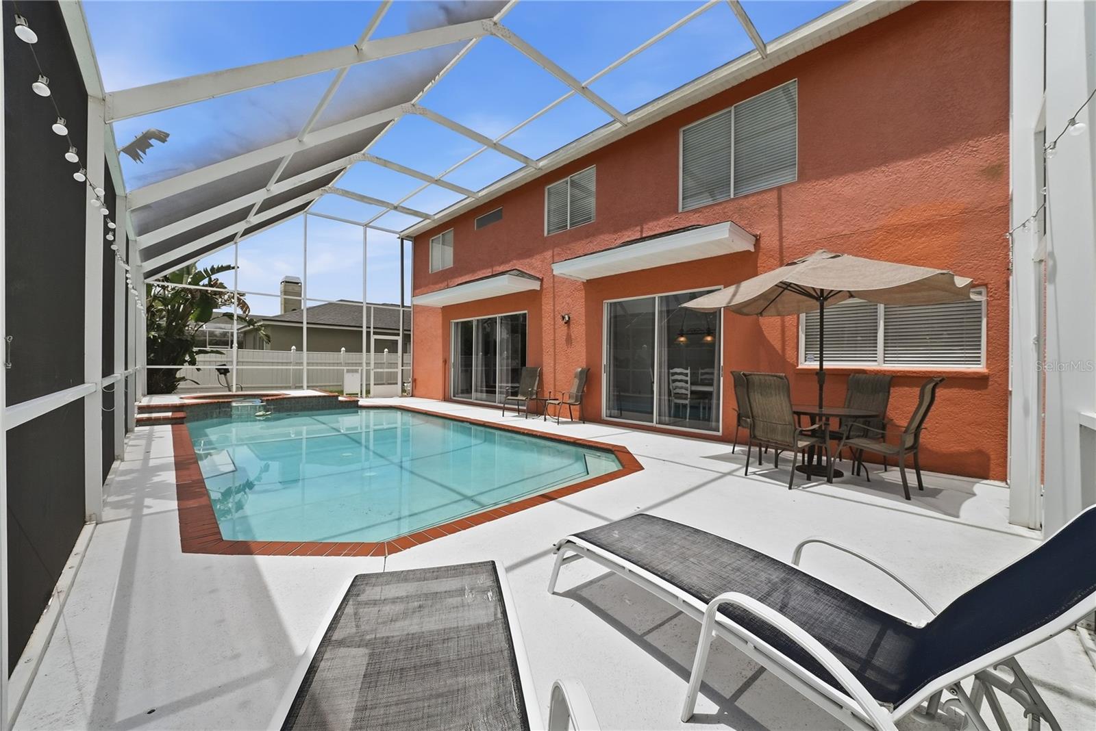 CLUBHOUSE ESTATES AT SUMMERFIE - Residential