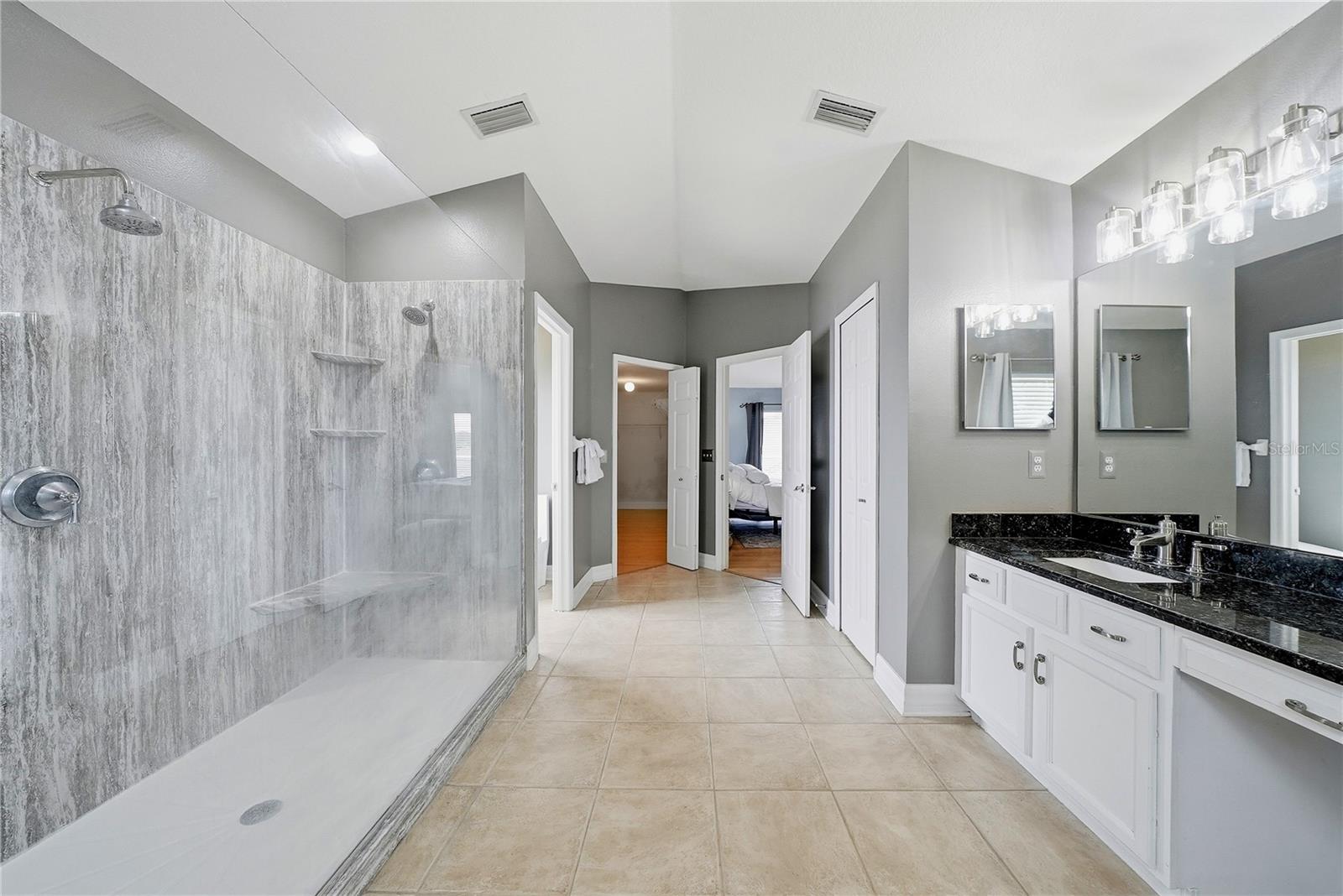 CLUBHOUSE ESTATES AT SUMMERFIE - Residential