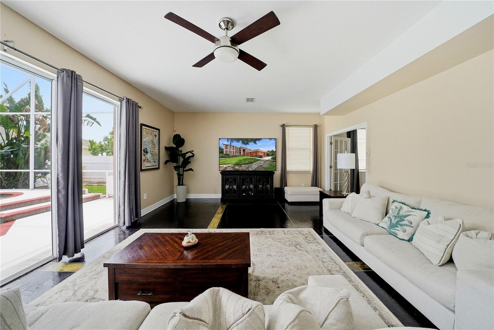 CLUBHOUSE ESTATES AT SUMMERFIE - Residential