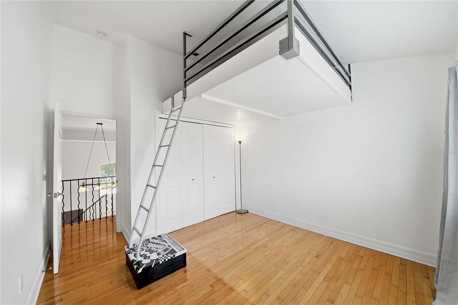 CLUBHOUSE ESTATES AT SUMMERFIE - Residential