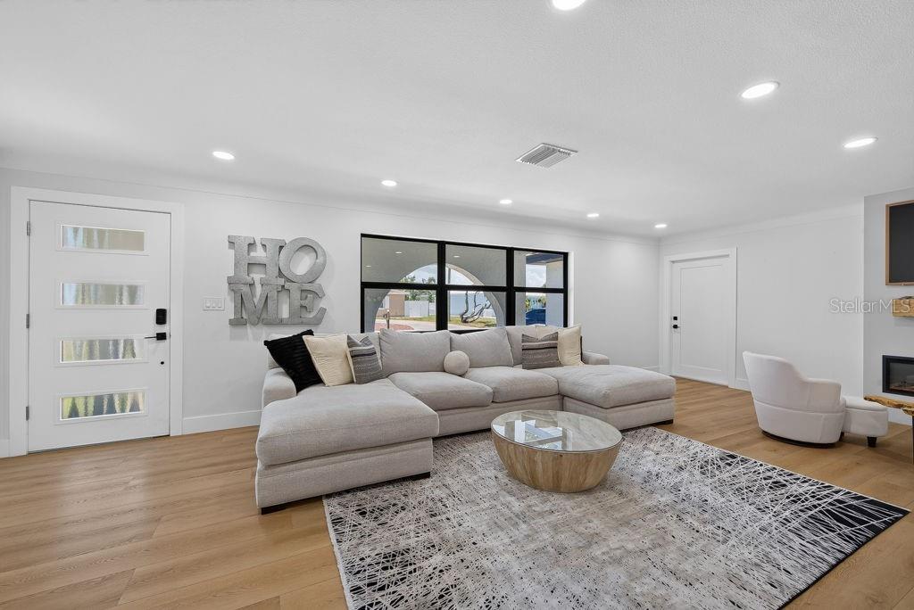 KENNETH CITY - Residential