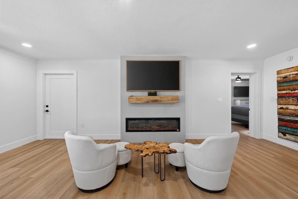KENNETH CITY - Residential