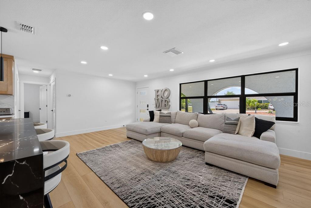 KENNETH CITY - Residential