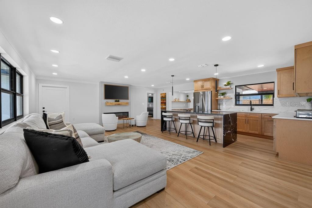 KENNETH CITY - Residential