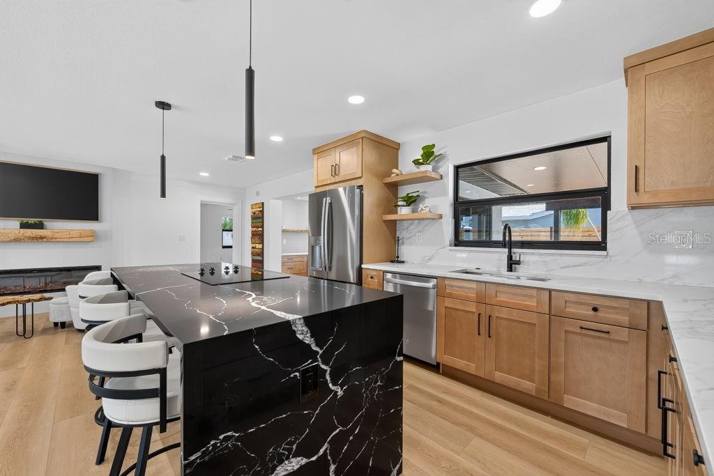 KENNETH CITY - Residential