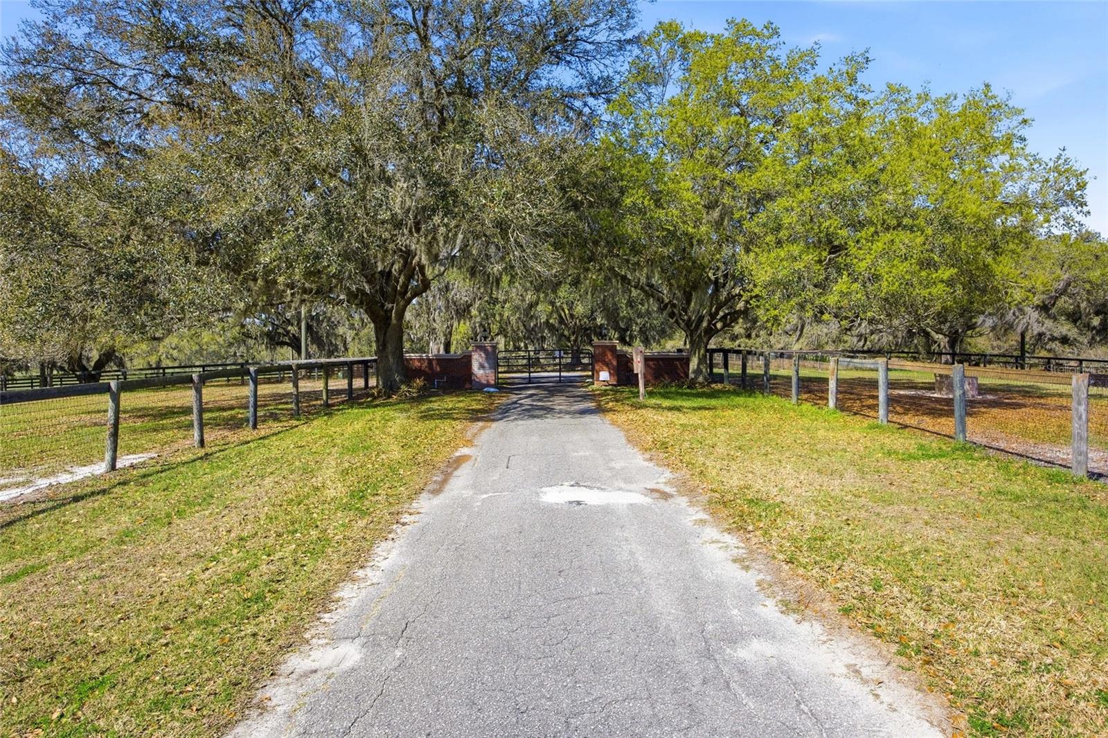 ACREAGE NON SUBDIVISION - Residential