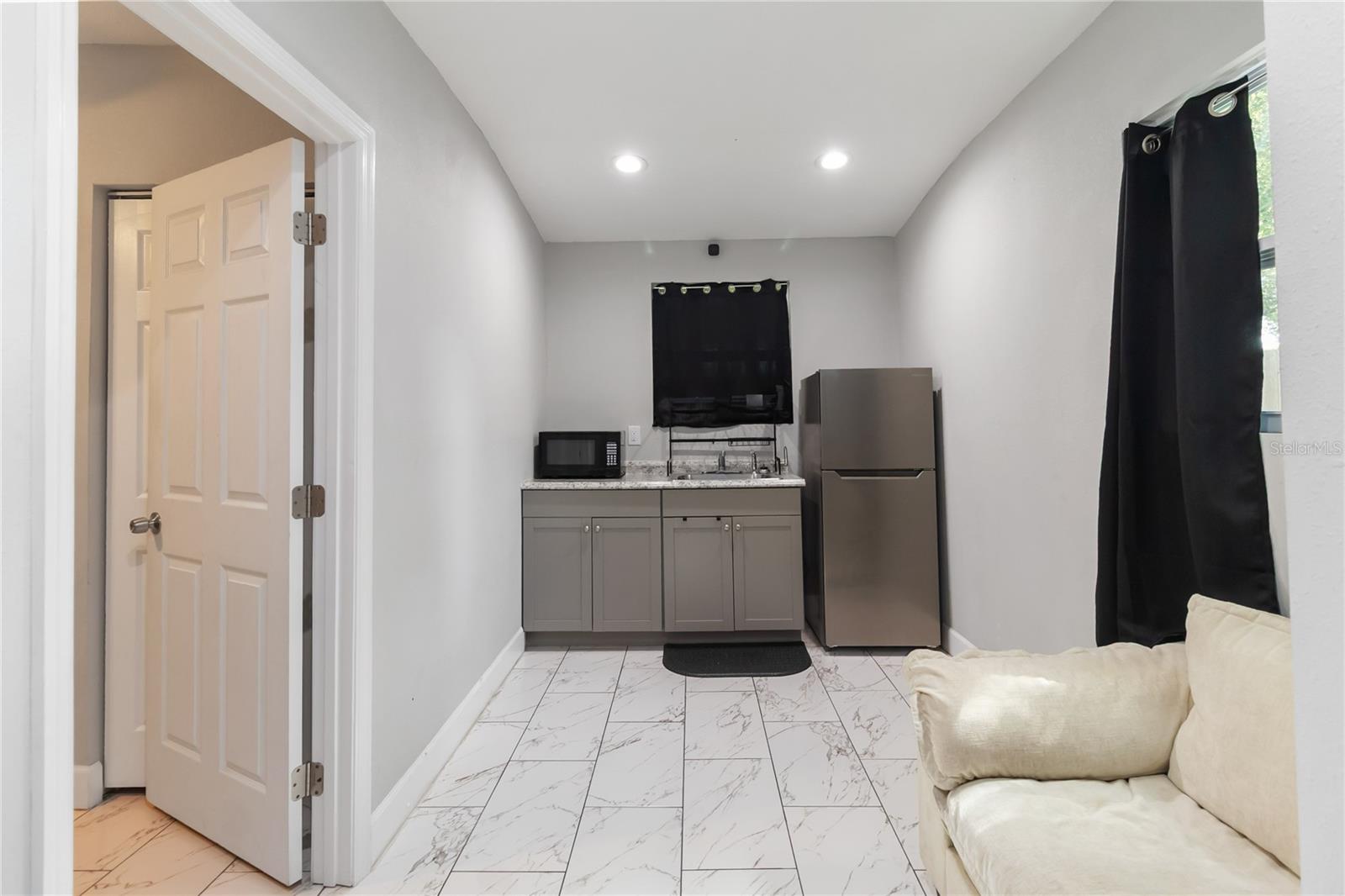 AVONDALE TERRACE - Residential