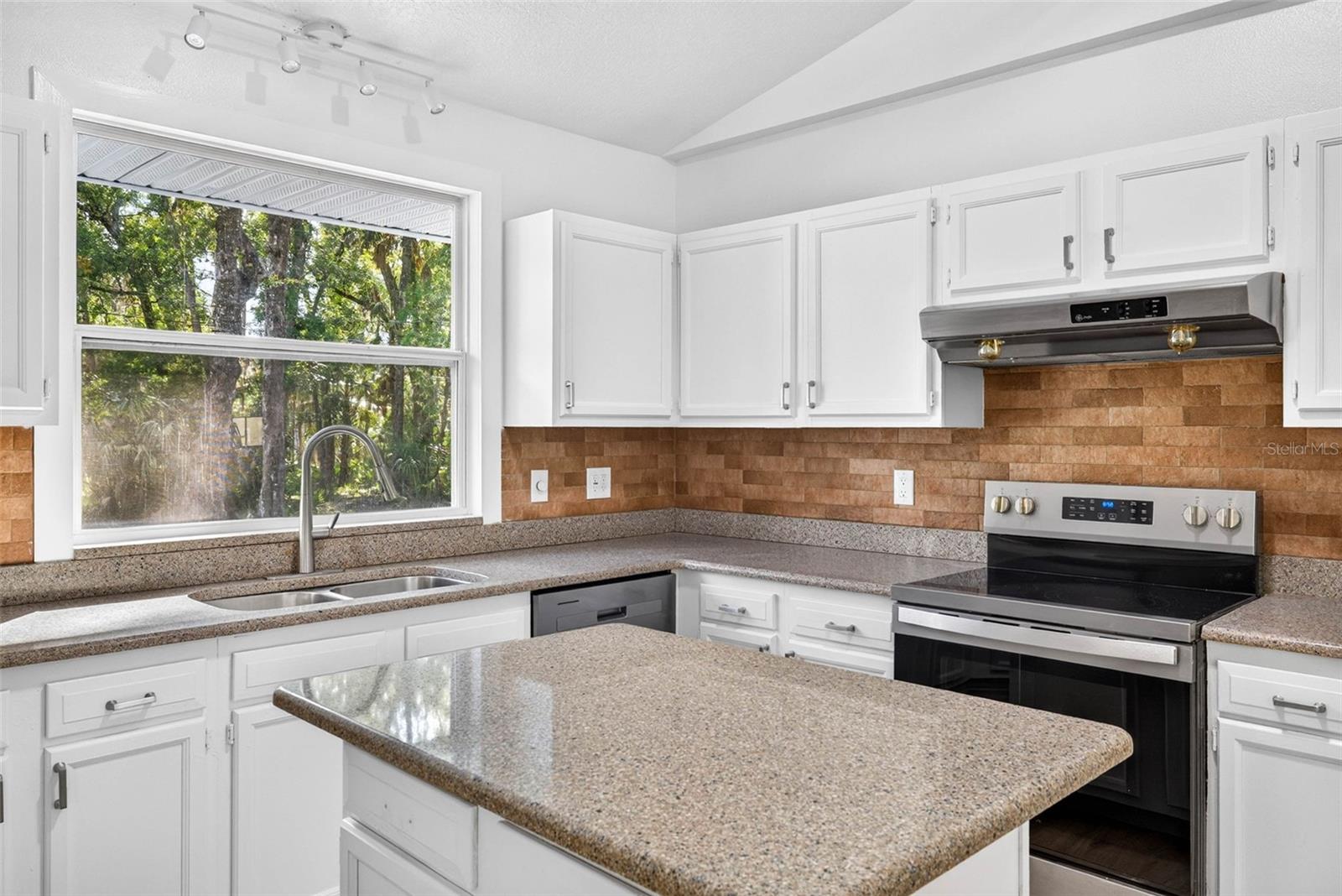 HOMOSASSA CO SUB - Residential