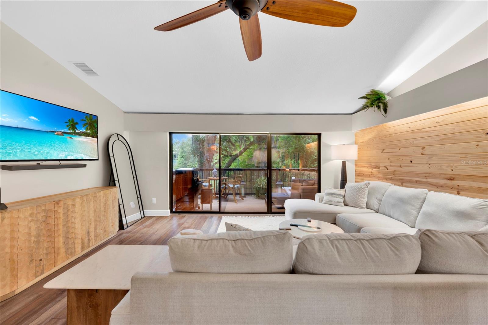 WHISPERING WOODS - Residential Lease