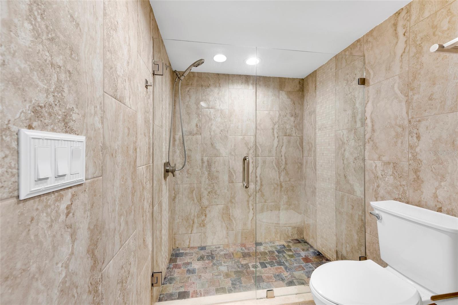 WHISPERING WOODS - Residential Lease