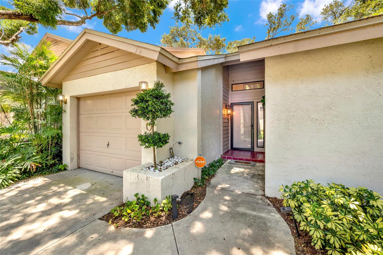 WHISPERING WOODS - Residential Lease
