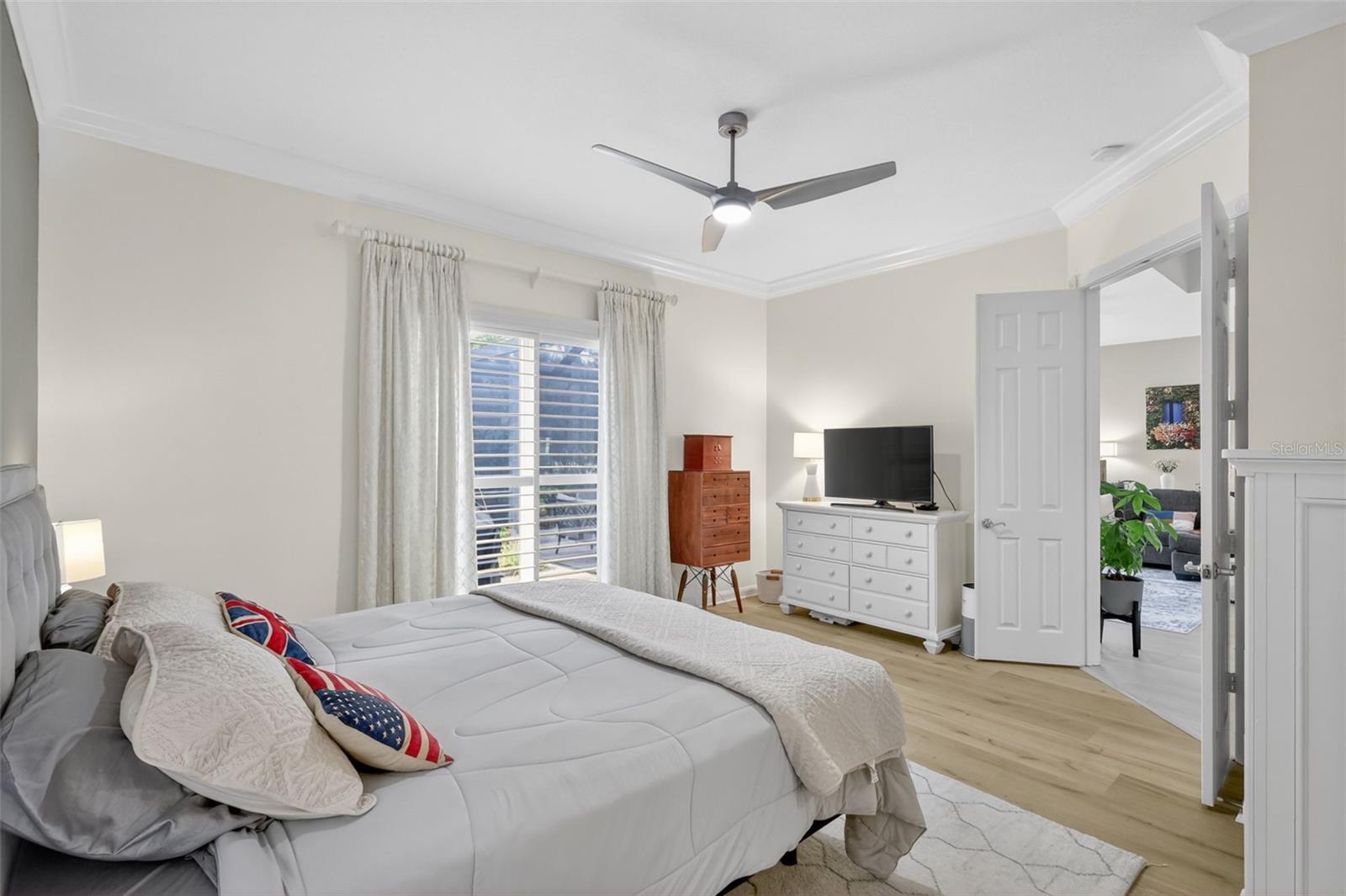 VILLAGEWALK - Residential