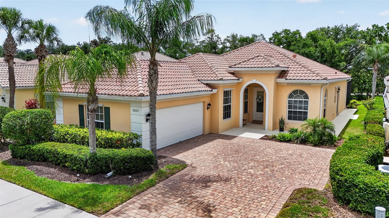 VILLAGEWALK - Residential