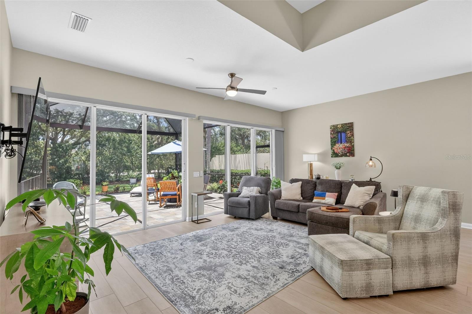 VILLAGEWALK - Residential