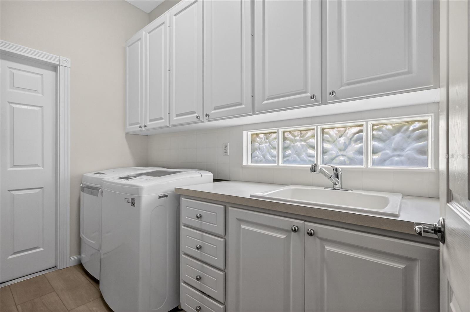 VILLAGEWALK - Residential