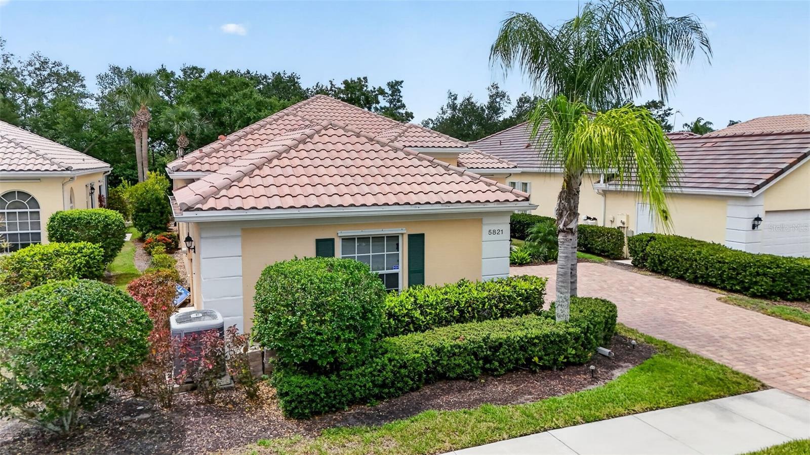 VILLAGEWALK - Residential