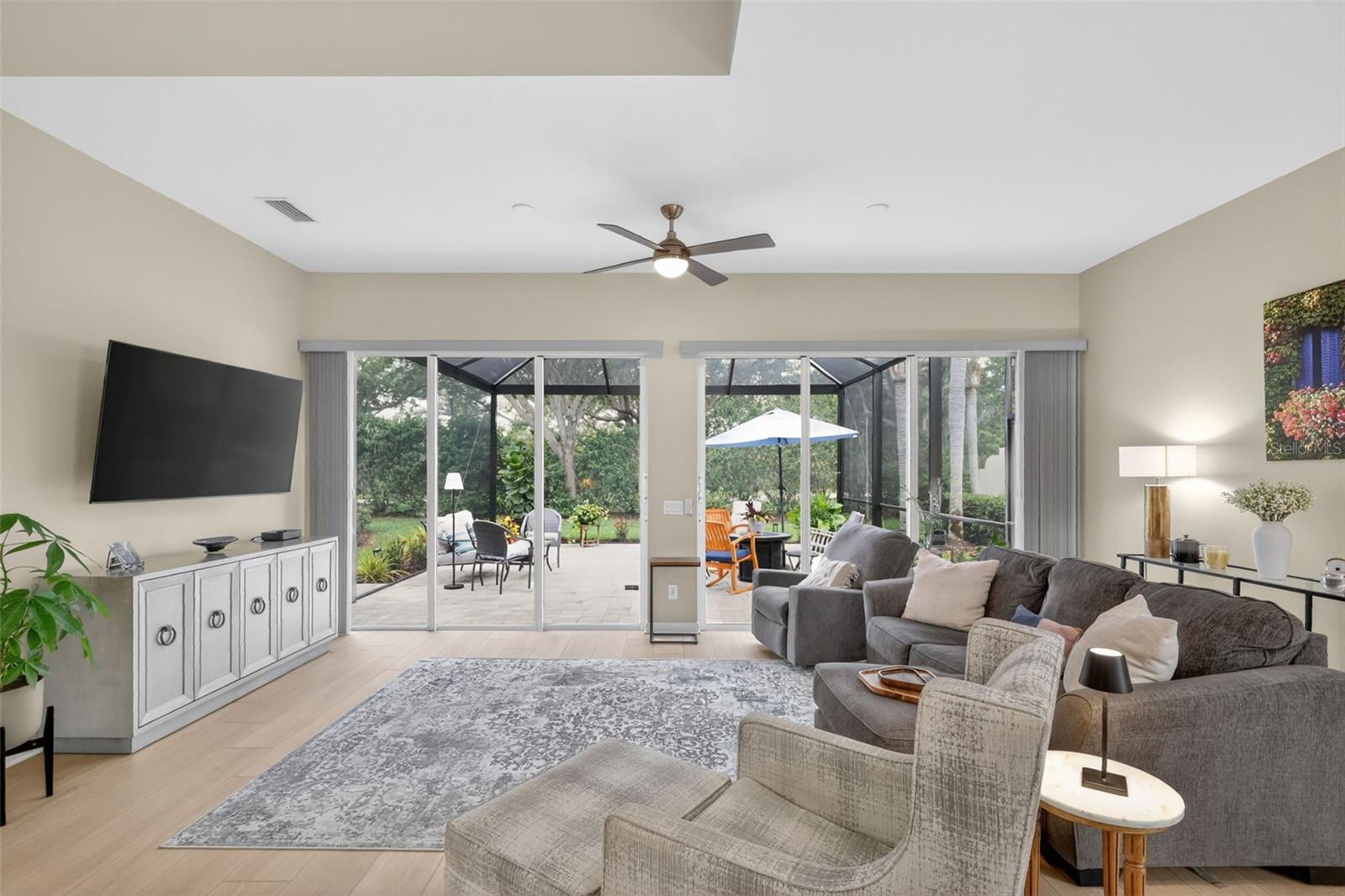 VILLAGEWALK - Residential