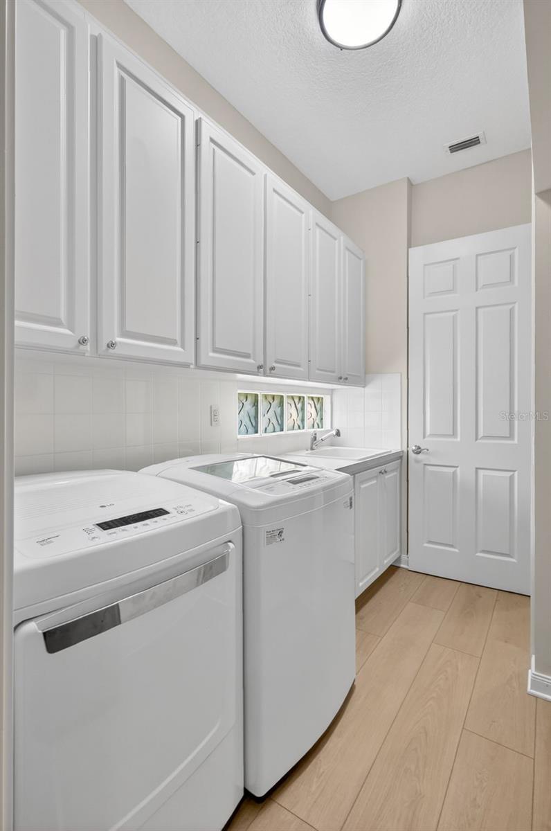 VILLAGEWALK - Residential