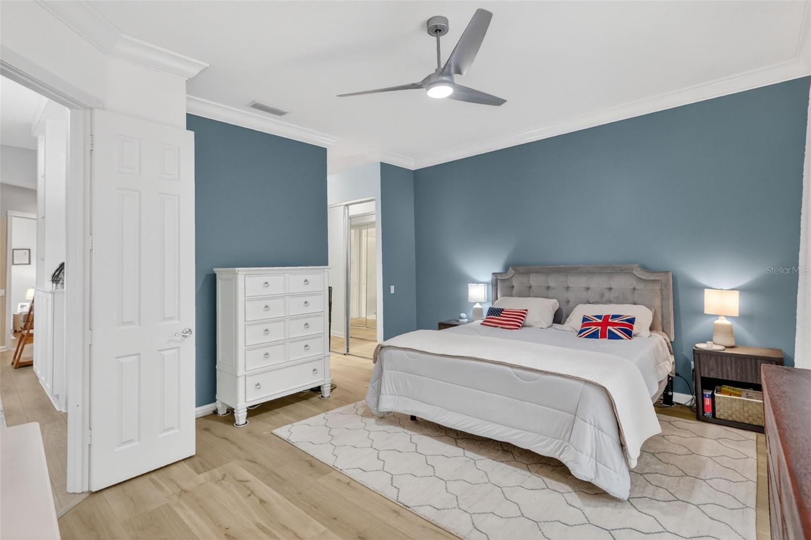 VILLAGEWALK - Residential
