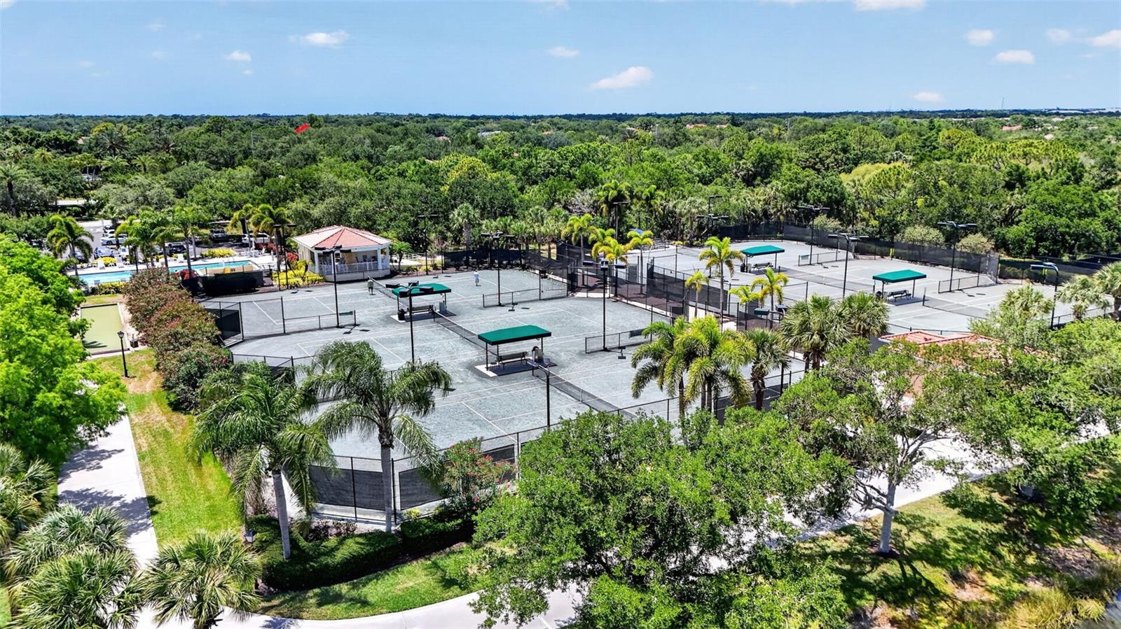 VILLAGEWALK - Residential