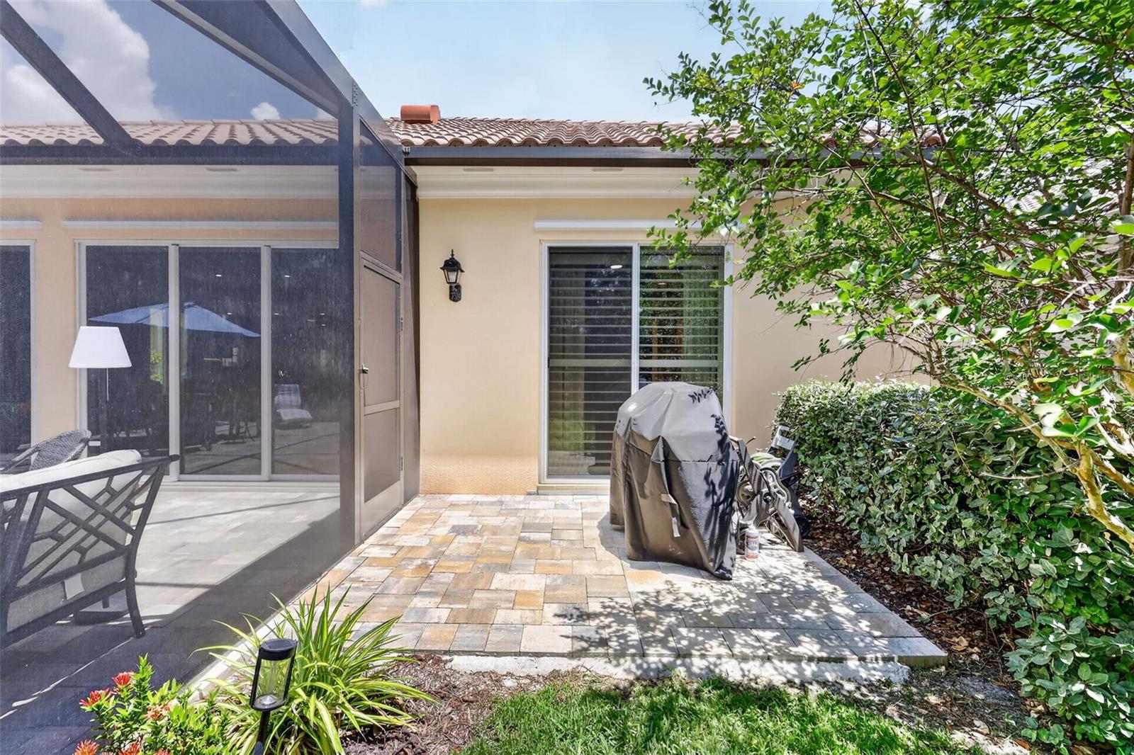 VILLAGEWALK - Residential