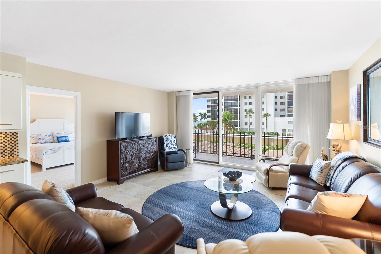 LIDO BEACH CLUB - Residential