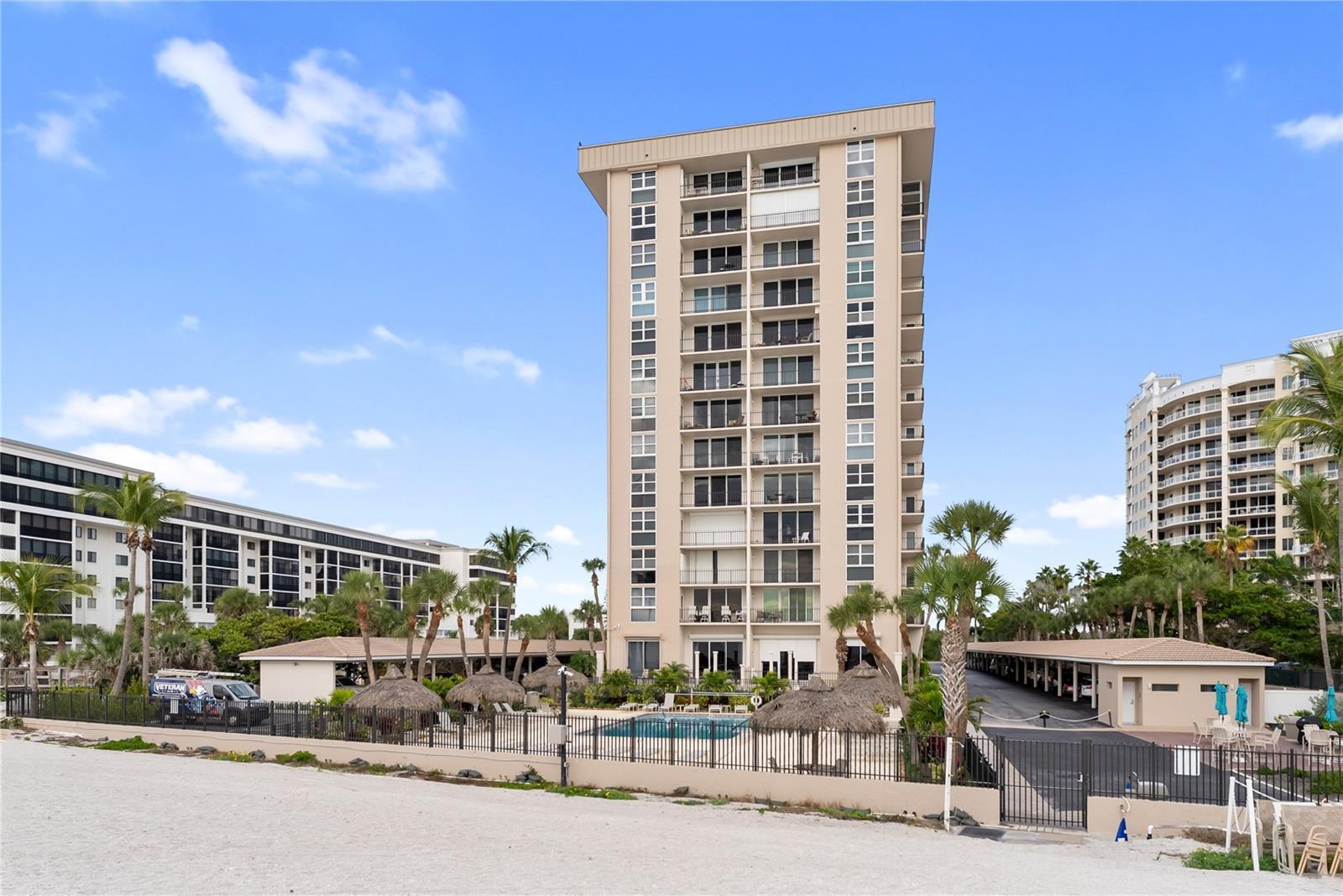 LIDO BEACH CLUB - Residential