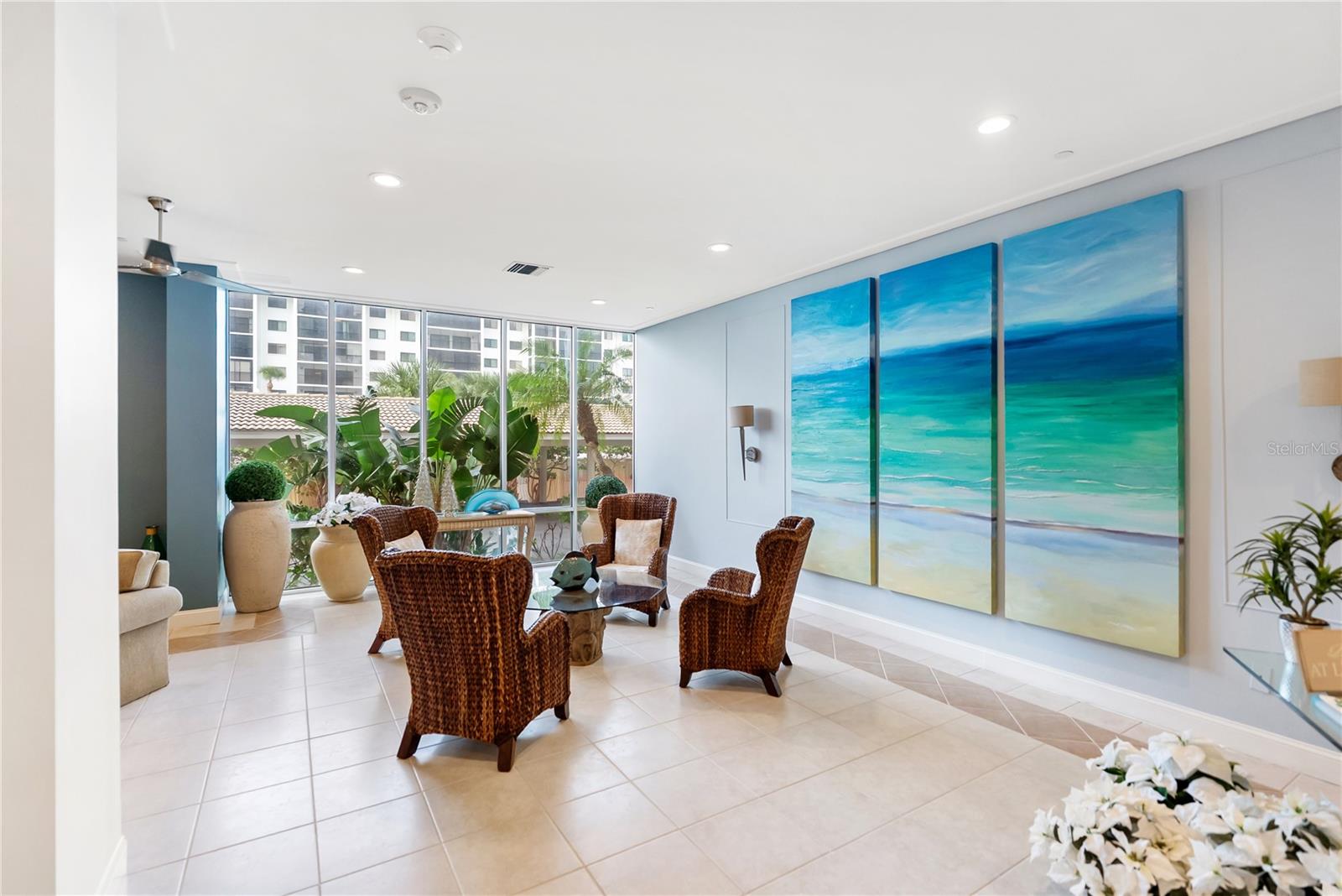 LIDO BEACH CLUB - Residential
