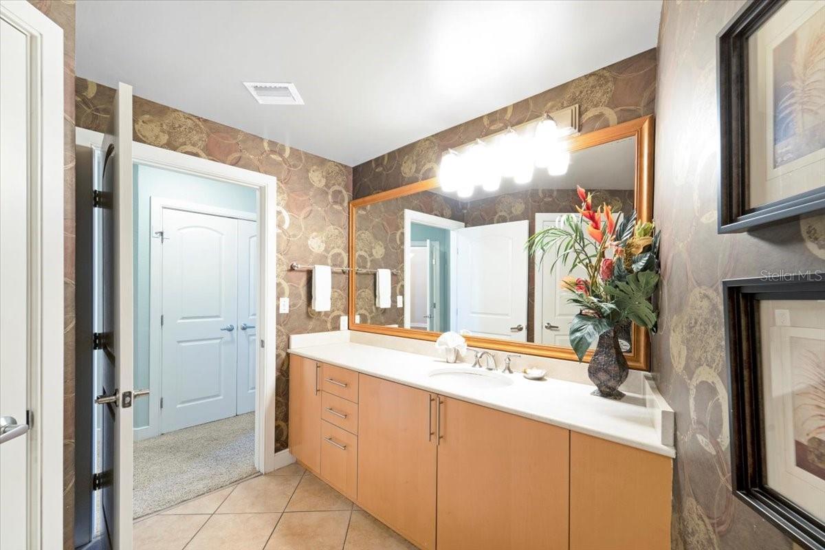OCEAN VISTAS CONDO - Residential