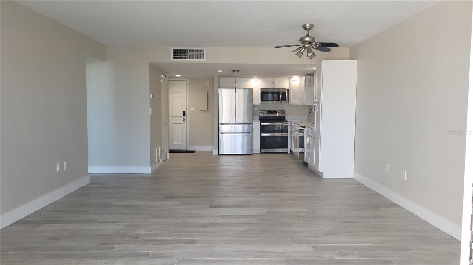TREASURE ISLAND TENNIS & YACHT CLUB - Residential
