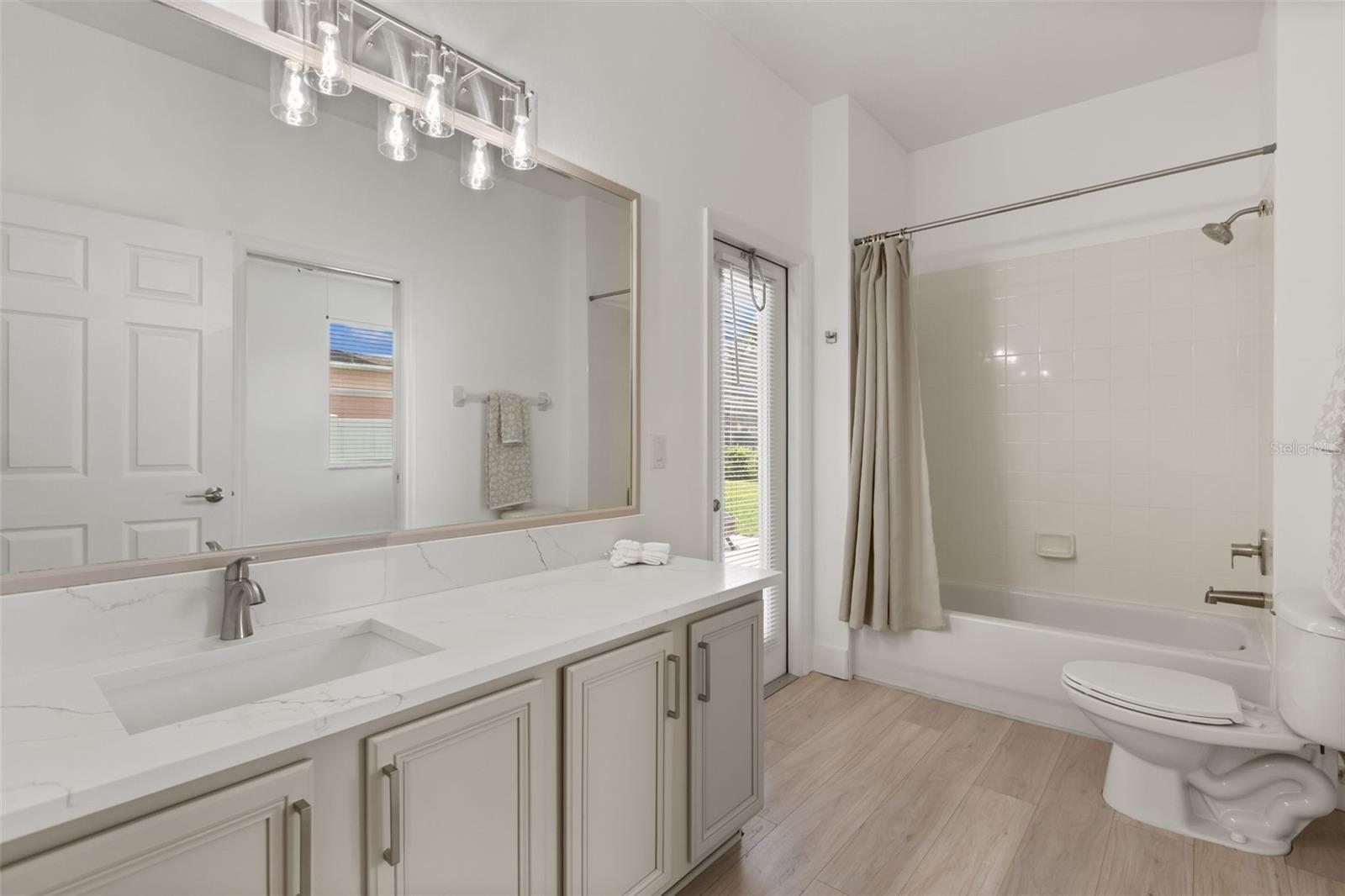 TIVOLI WOODS VILLAGE C 51 84 - Residential
