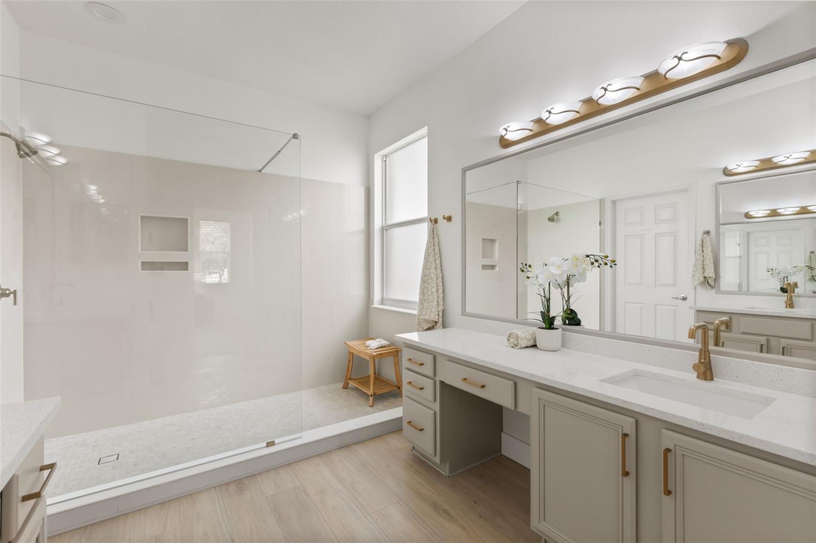 TIVOLI WOODS VILLAGE C 51 84 - Residential