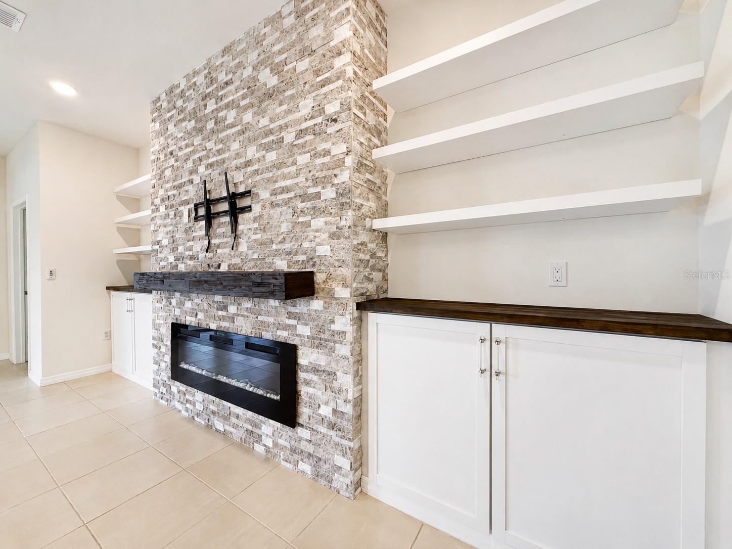 CEDARBROOK - Residential Lease