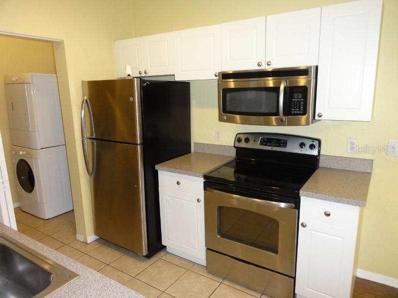 CRESCENT PLACE AT LAKE LOTUS CONDO - Residential Lease