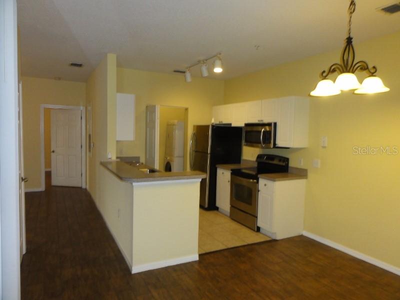 CRESCENT PLACE AT LAKE LOTUS CONDO - Residential Lease