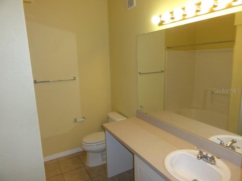 CRESCENT PLACE AT LAKE LOTUS CONDO - Residential Lease