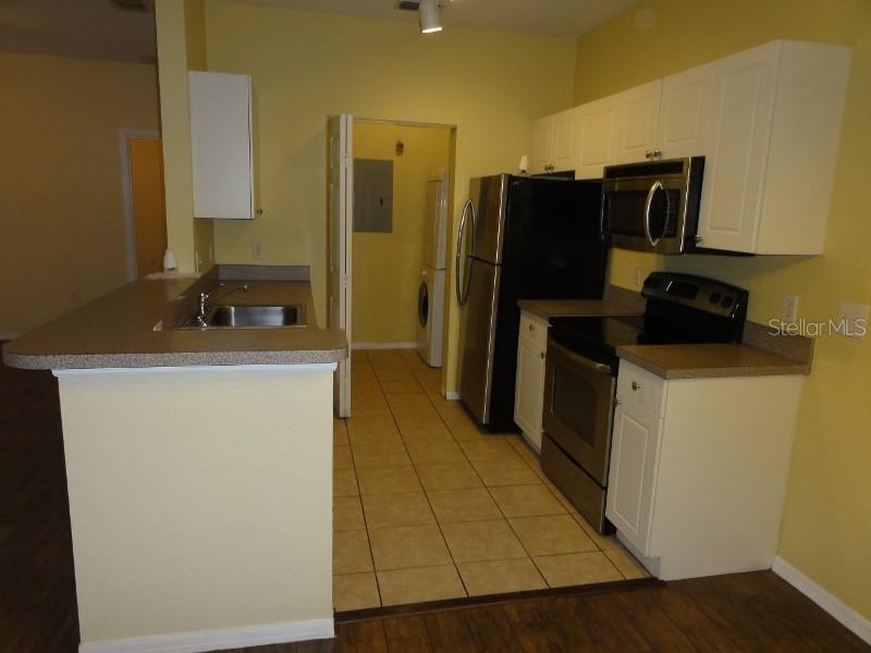 CRESCENT PLACE AT LAKE LOTUS CONDO - Residential Lease