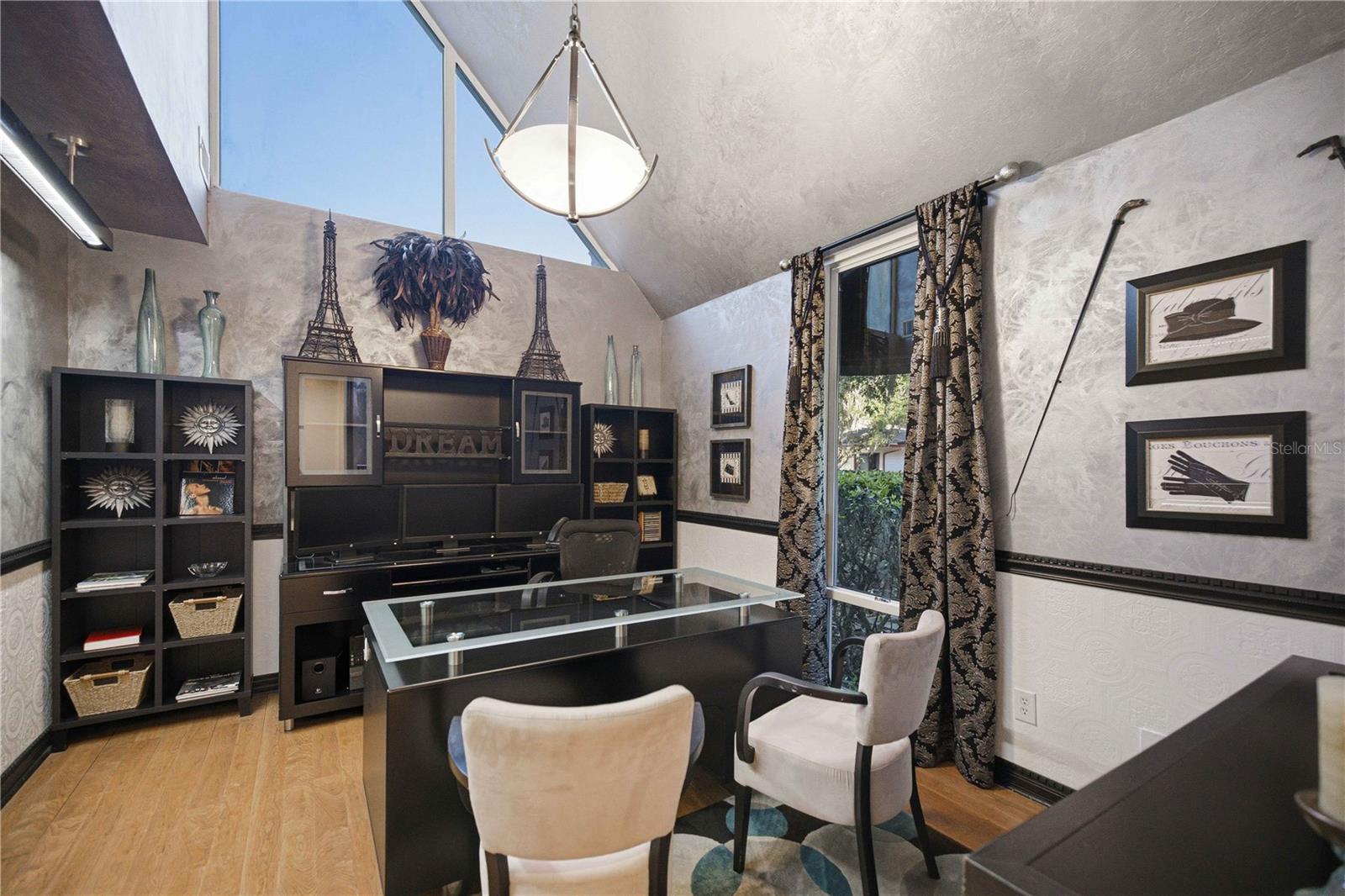 ORANGE VIEW - Commercial Sale