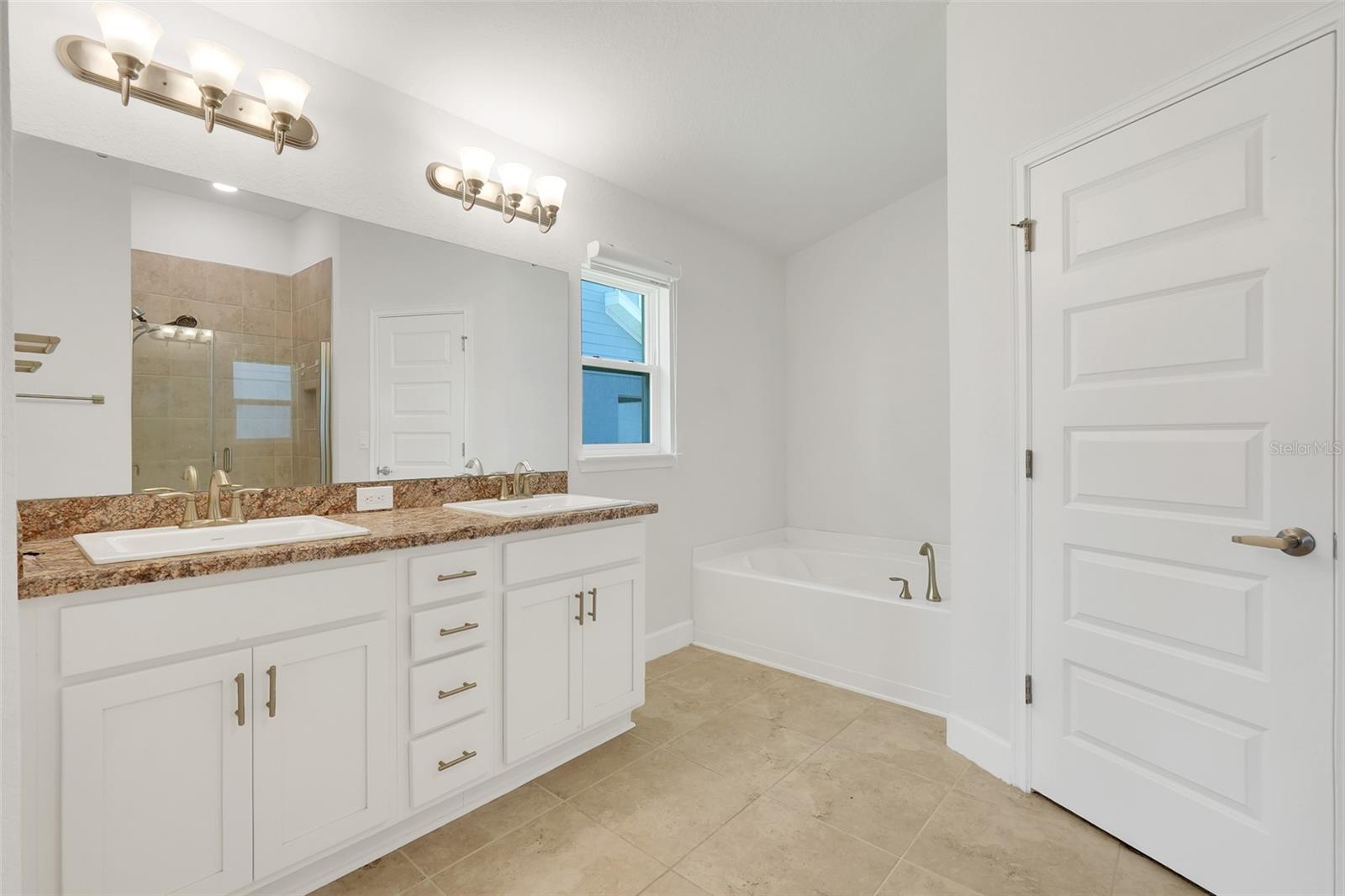 KRENSON BAY - Residential