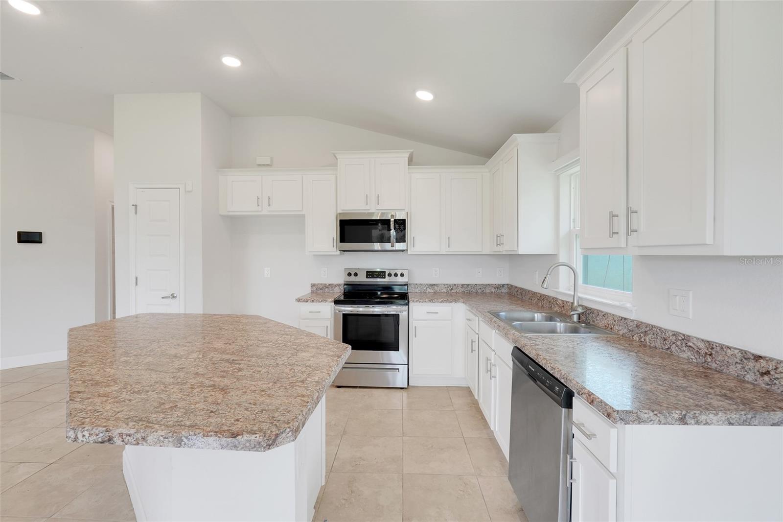 KRENSON BAY - Residential