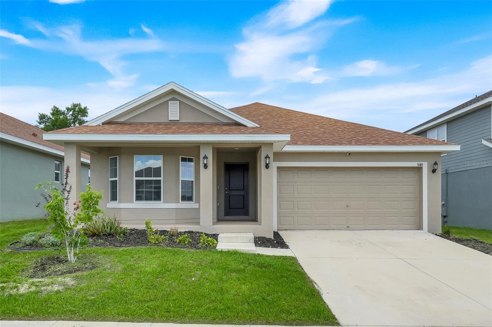 Welcome to this inviting 3BR/2BA home with a 2-car garage and 2,128 sq. ft. in a gated Winter Haven
community. Features include tile in the main living areas, carpet in the bedrooms, an open kitchen with pantry
and dining area, and a primary suite with walk-in closet, dual sinks, garden tub, and separate shower. Enjoy no
rear neighbors and backyard views of Lake Maude Natural Park, with convenient access to downtown Winter
Haven, Polk State Diamond Plex, and the Chain of Lakes Trail.