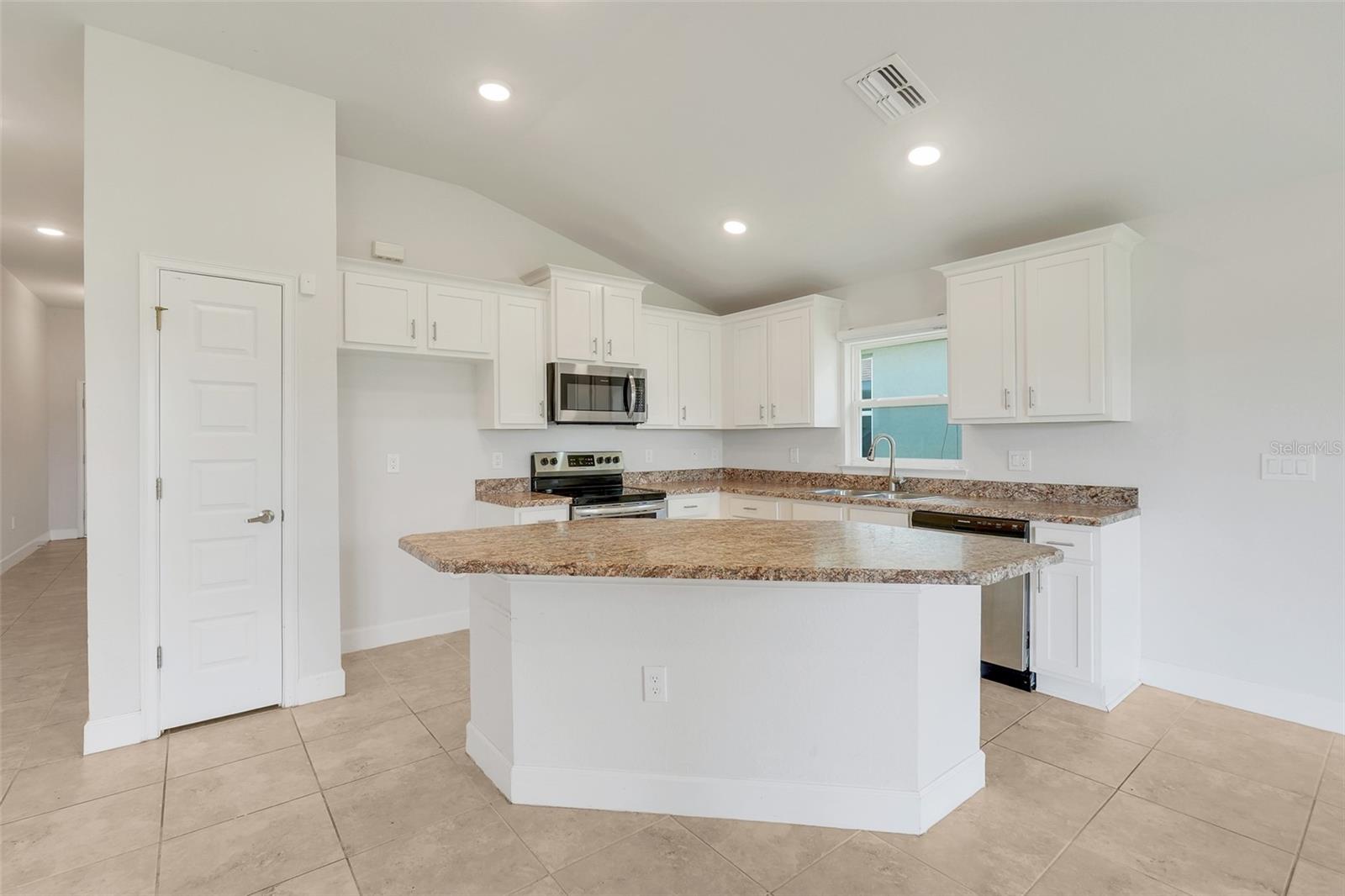 KRENSON BAY - Residential