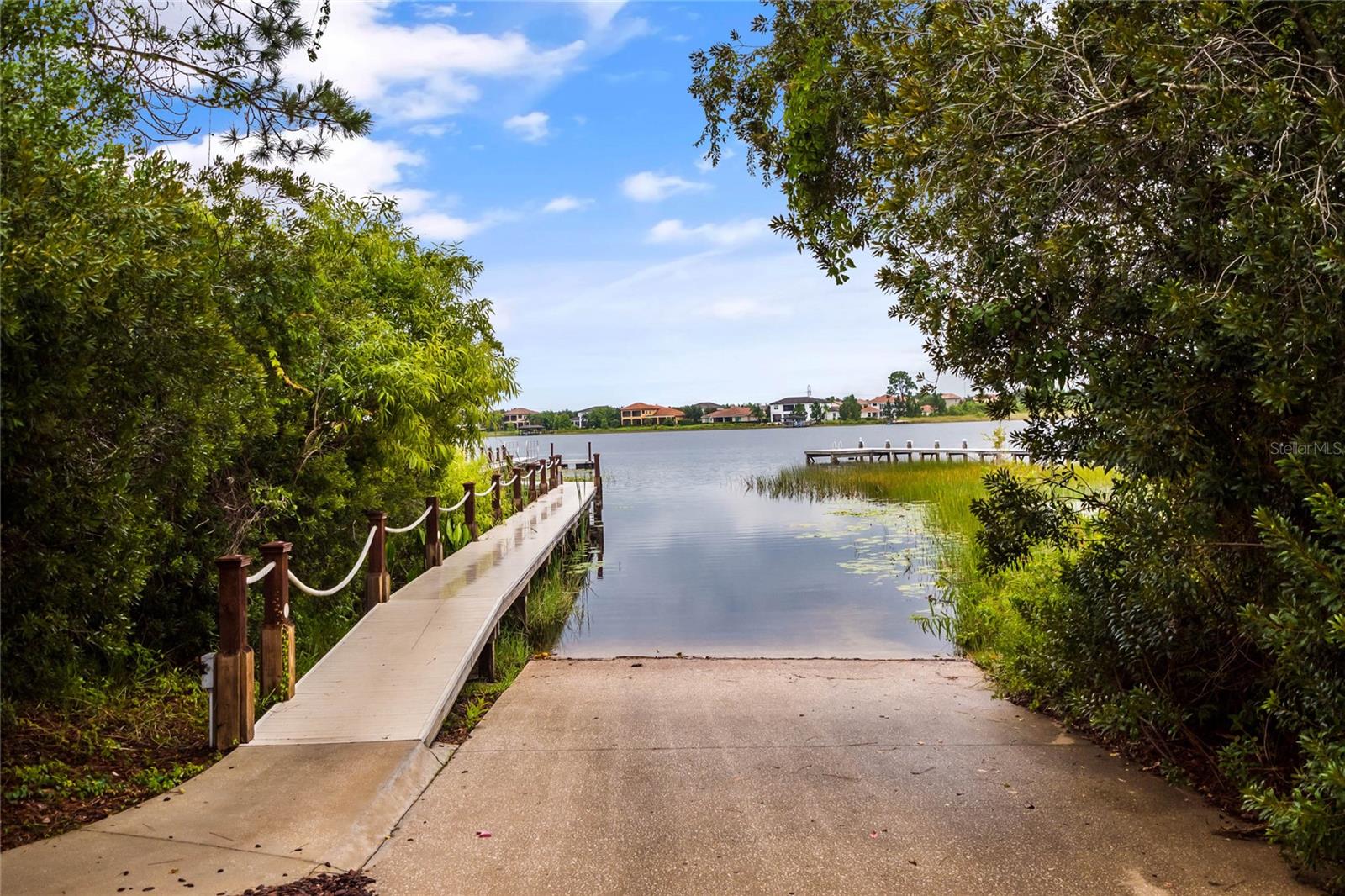 KEENES POINTE - Residential